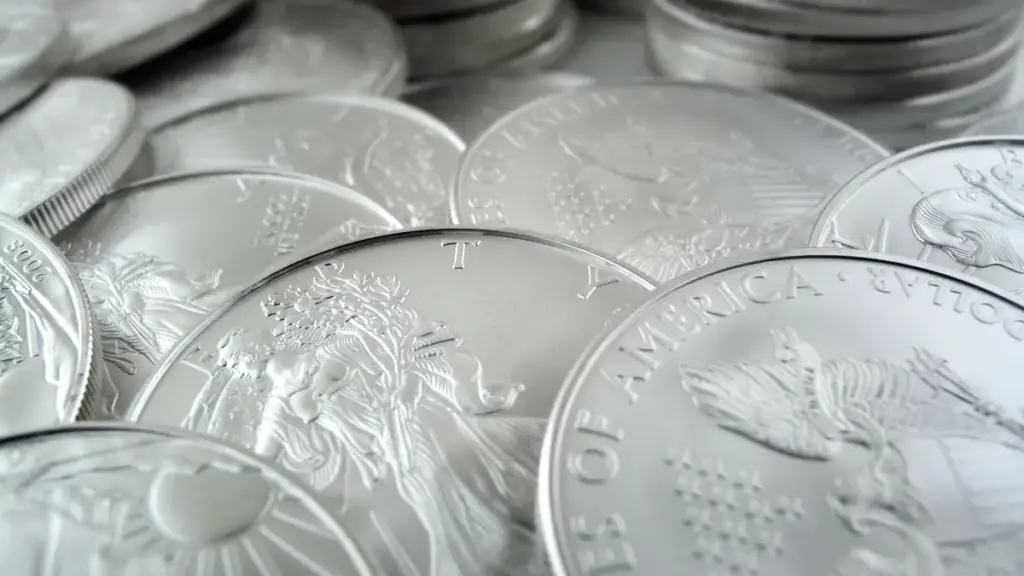 Silver Bars vs Coins: Which Should You Buy?